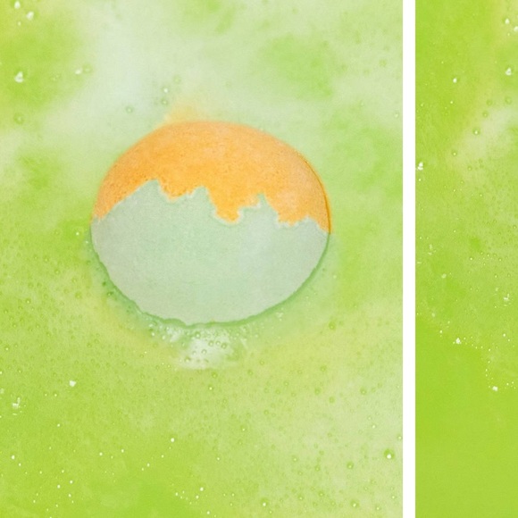 Lush Slammer Bath Bomb - Picture 2 of 2